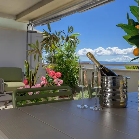 Oasis By The Sea Apartman