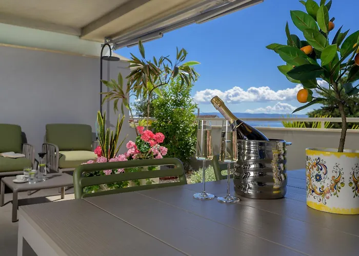 Oasis By The Sea 아파트